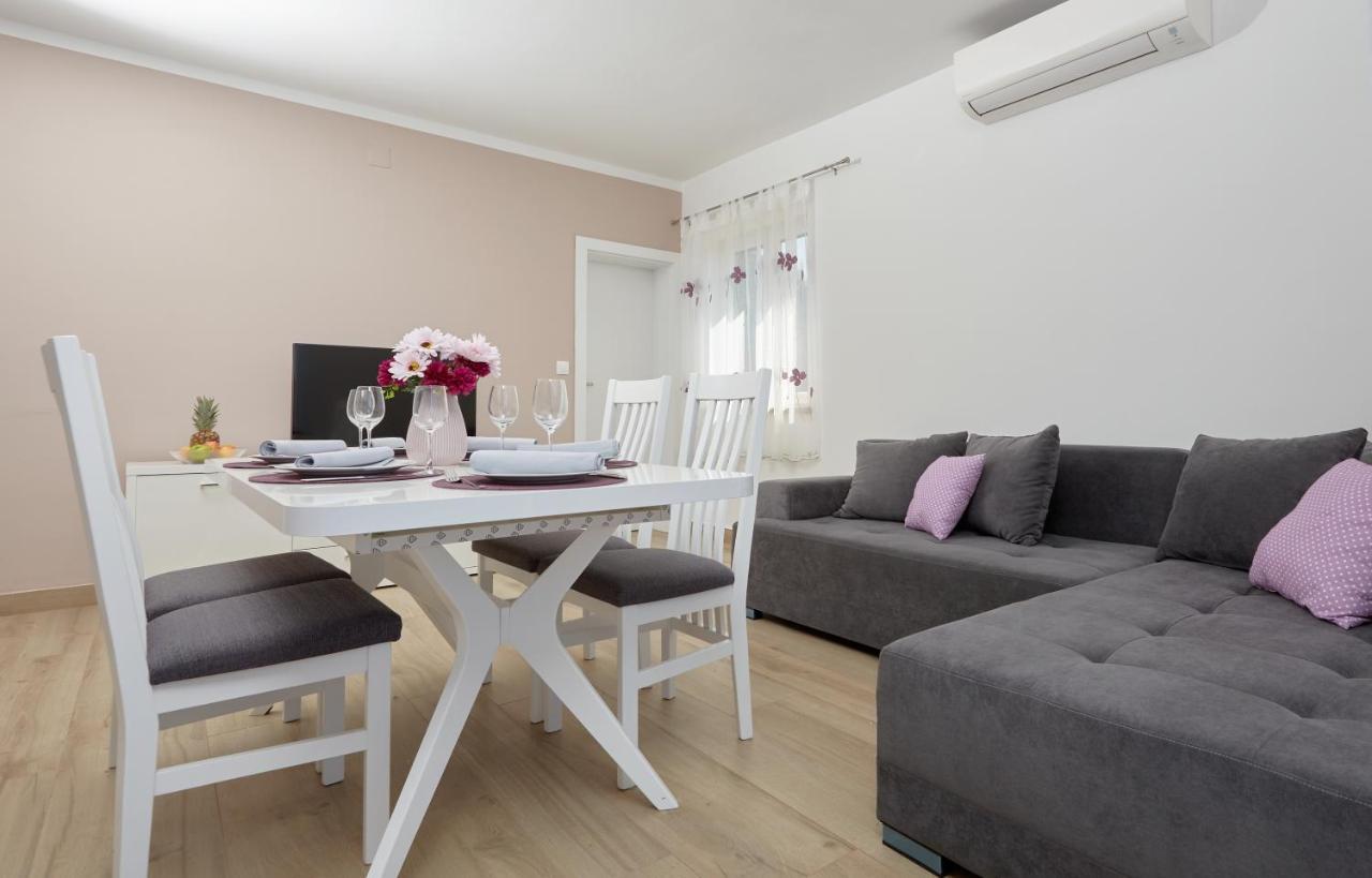 Apartments Nika Turanj Ngoại thất bức ảnh