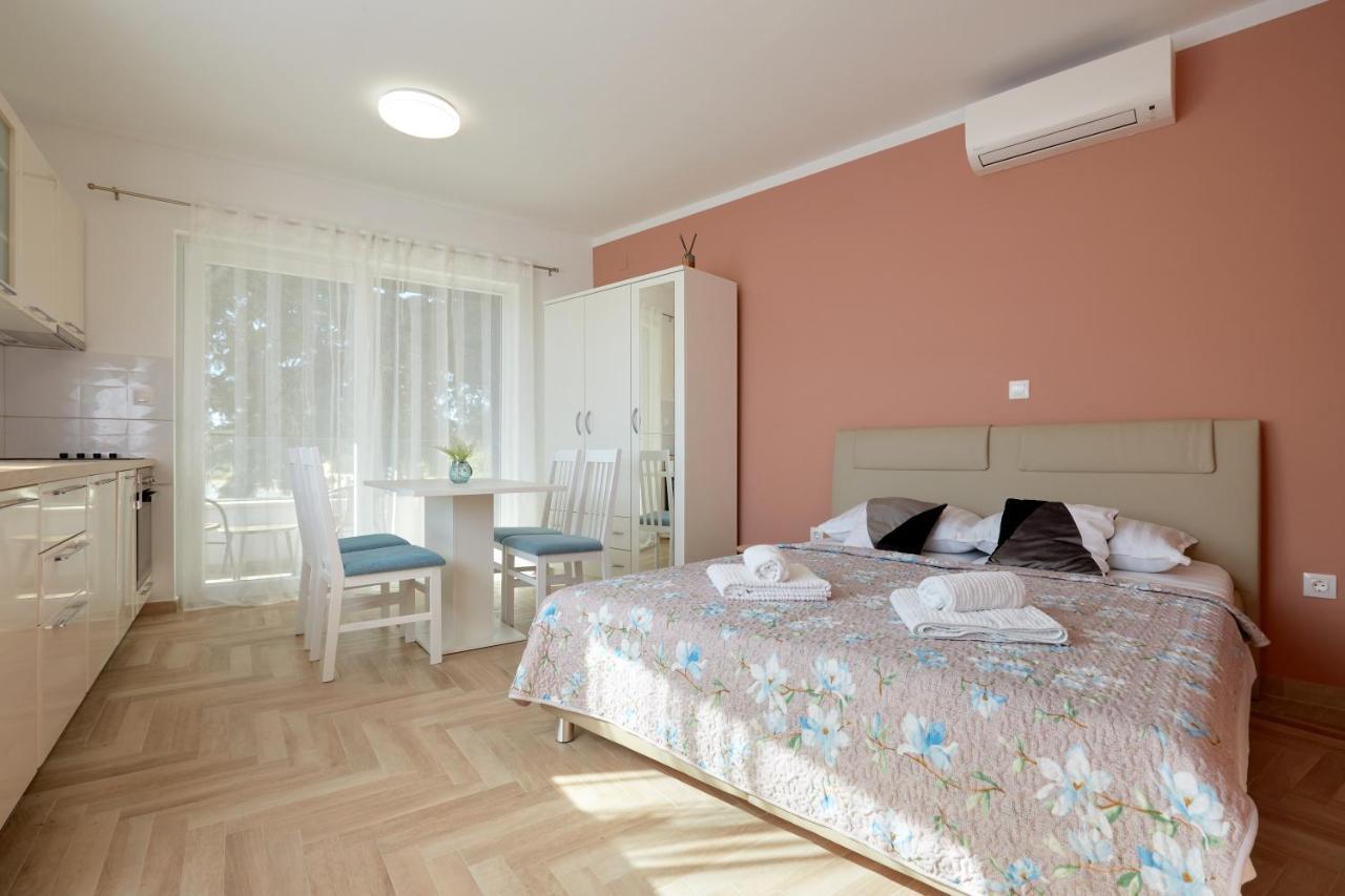 Apartments Nika Turanj Ngoại thất bức ảnh