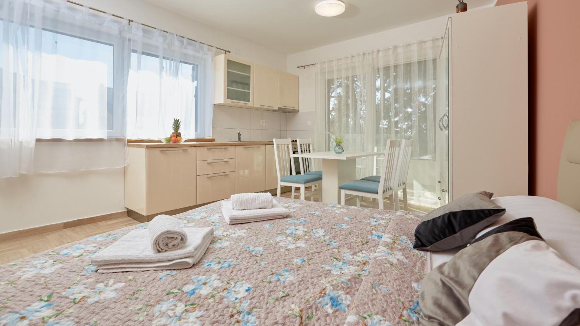 Apartments Nika Turanj Phòng bức ảnh